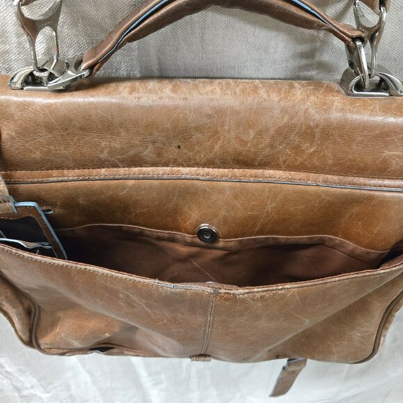VINTAGE ITALIAN LEATHER MESSENGER LAPTOP BAG ATTACHE. 30 YRS OLD PERFECTLY WORN - Picture 6 of 11